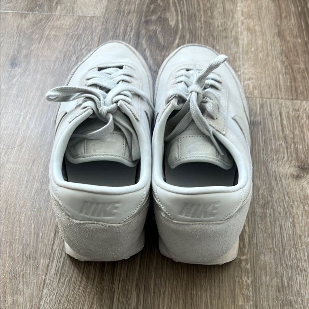 Classic White Women’s Sneakers - Picture 3 of 3